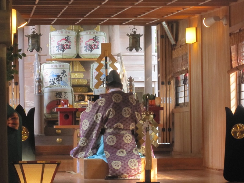 政治の正しと東日本大震災の更なる復興を祈る宮司